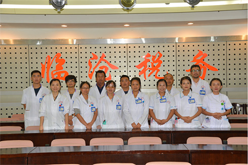臨滄市中醫(yī)醫(yī)院開展中醫(yī)藥宣講服務(wù)進(jìn)機關(guān)單位活動